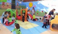 Alumnos de Educación Infantil, en el patio del centro.