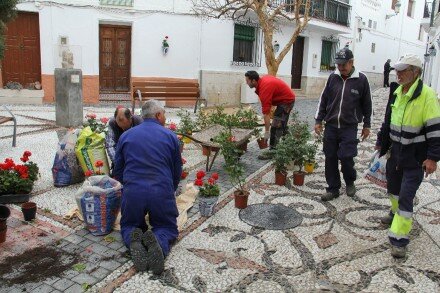 NUEVA DECORACION FLORAL CALLE CANALEJAS LA HERRADURA 16