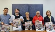 Susana Feixas y miembros de la Asociación de Vecinos Cerro de las Guías durante la presentación de la XV Romería de los Tablones