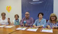 david-martin-junto-a-miembros-de-la-asocacion-en-la-presentacion-de-las-fiestas-de-la-divina-pastora